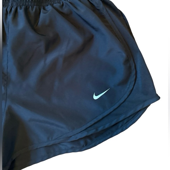 Nike Dri Fit Black Athletic Running Cheer Workout Shorts Size Large - Picture 2 of 4